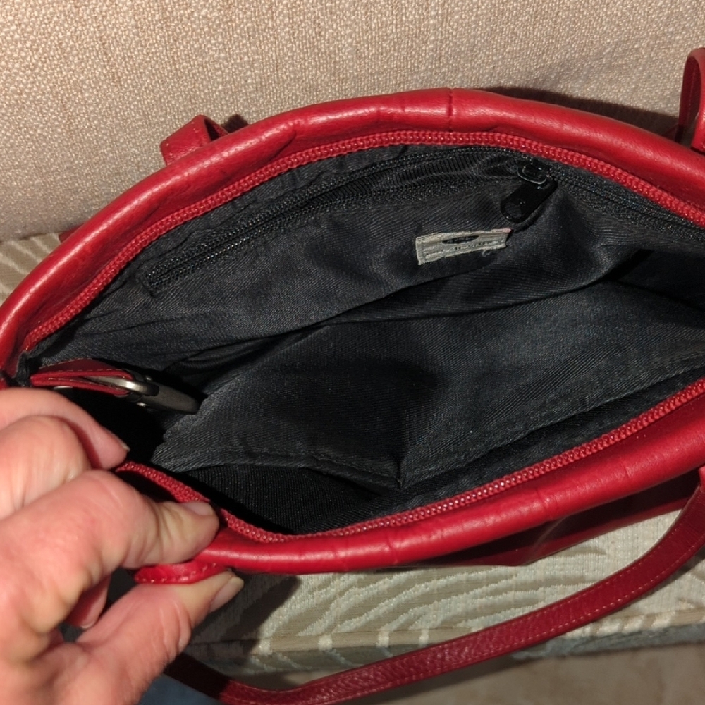 The Sak Red Leather Tote Bag Beautiful ❤️ - Picture 3 of 7